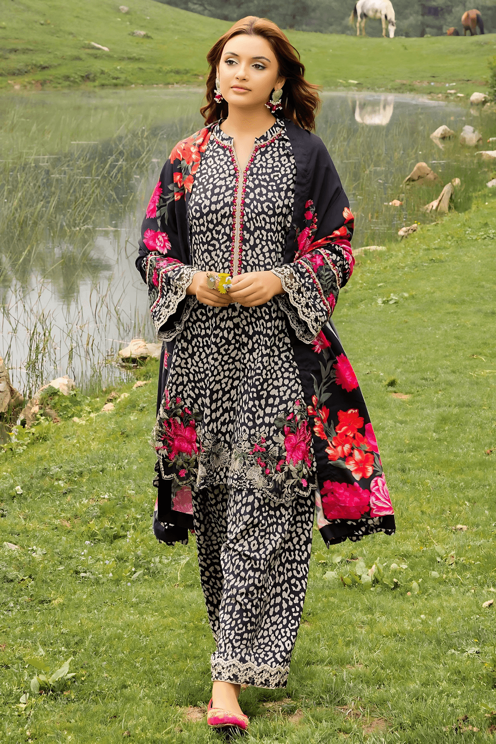 3 PCS Karandi Suit Wild Floral - Unstitched